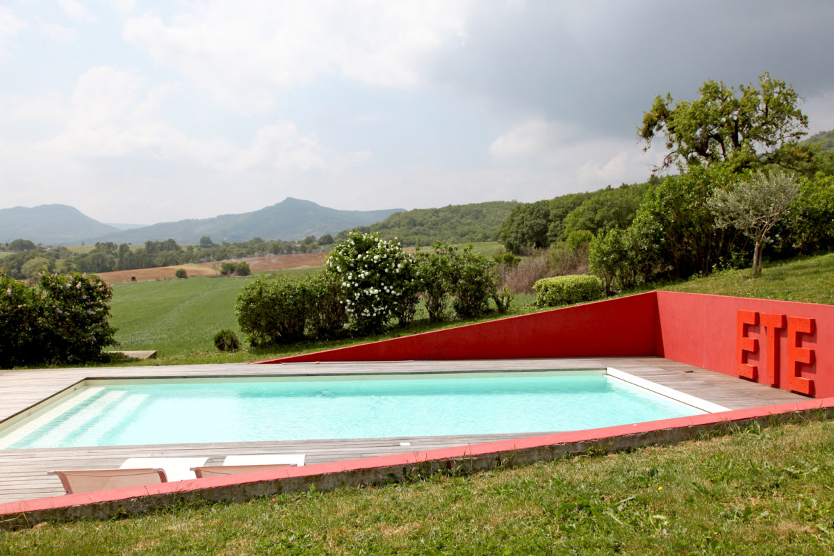 Piscine de la maison Les Chaix en Ardèche. © Elodie Rothan
