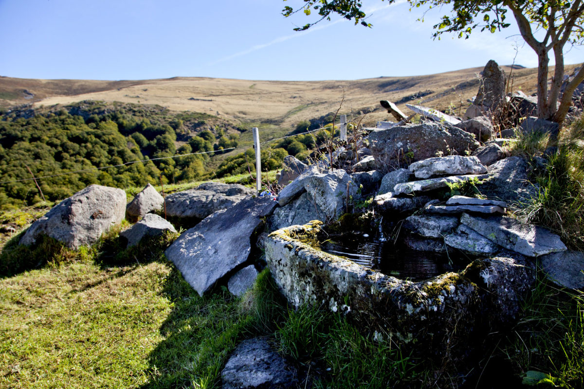 Fontaine, Buron de la Fumade Vieille, Cantal, Auvergne.