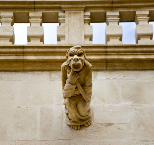 Détail, château de Grignan, dans la Drôme. © Elodie Rothan