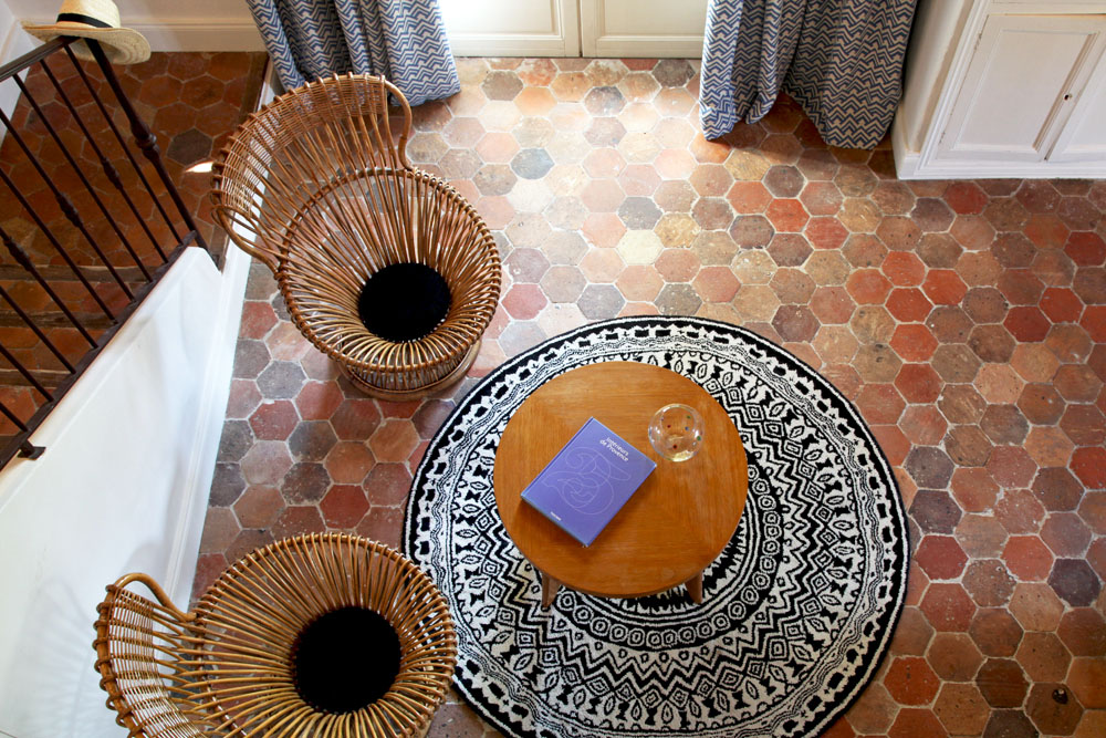 Salon de la suite "la Magnanerie" de l'hôtel Le Hameau des Baux, Alpilles, Provence.