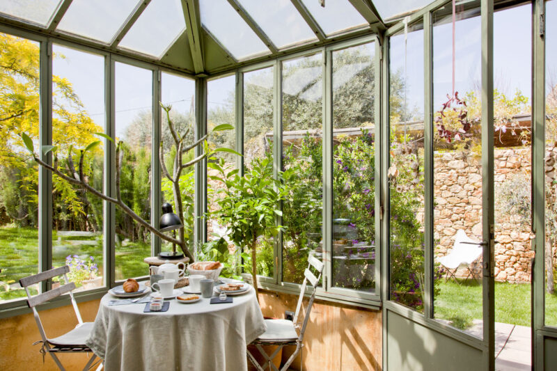 Salle à manger de l'hôtel Les Hamaques, en Catalogne, Espagne