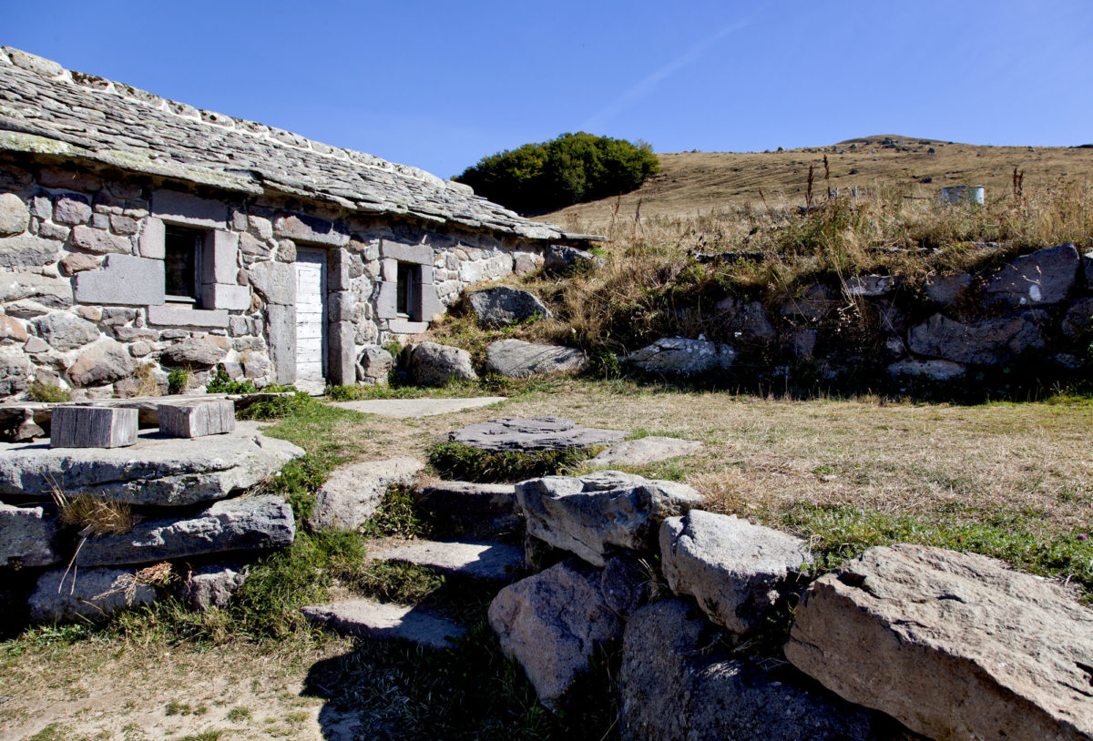 Extérieur, Buron de la Chambe, Cantal, Auvergne.